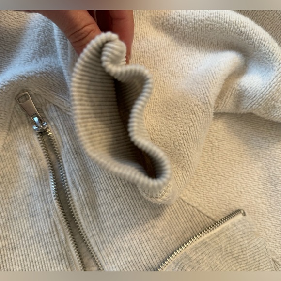 Abercrombie & Fitch XS Soft AF Cropped Zip Pull Over - Picture 10 of 12